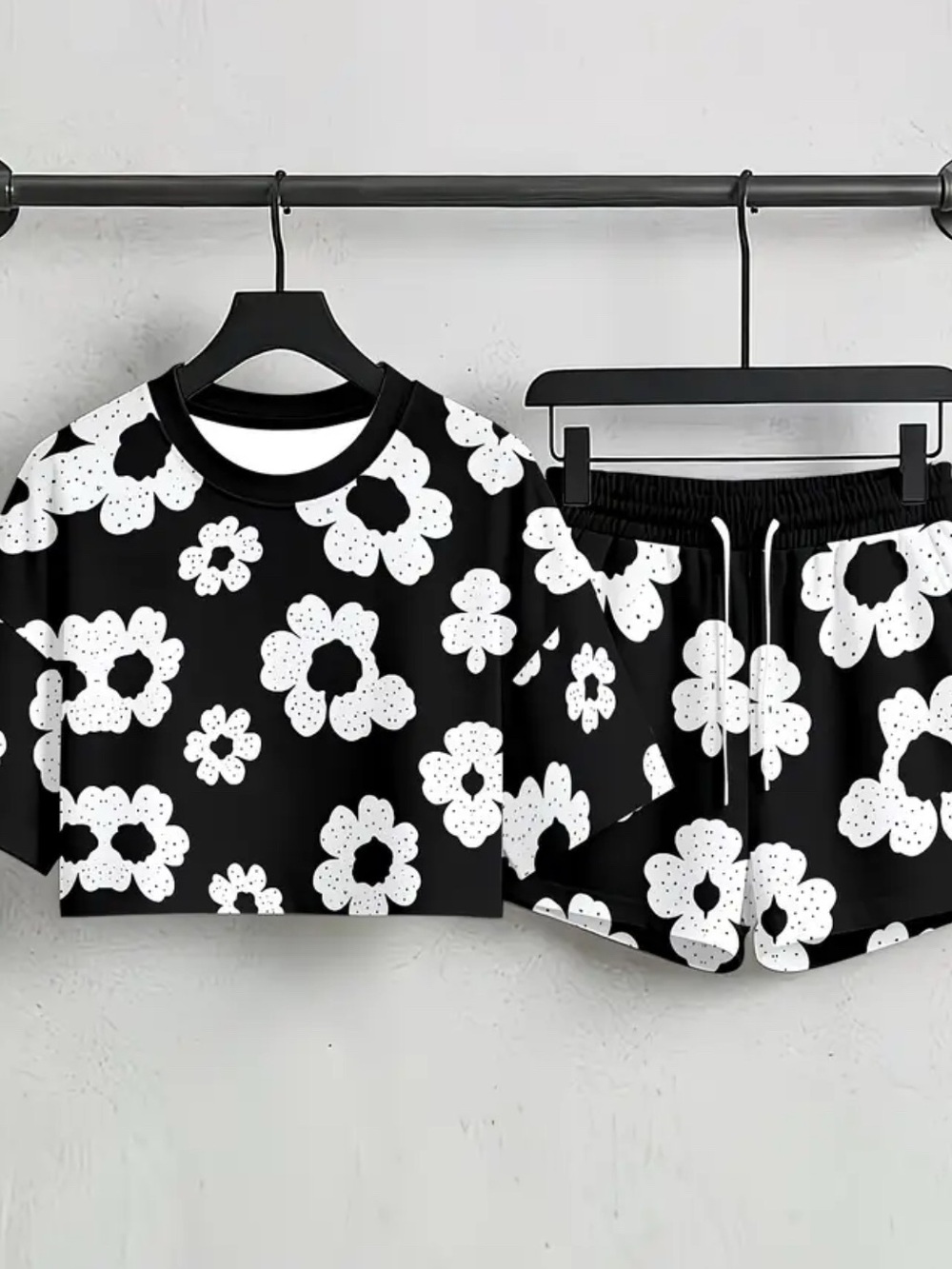 Black & White Floral Lounge Set